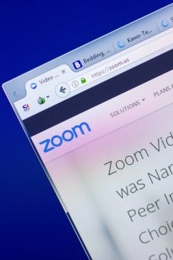 Ryazan, Rusya - 20 Mayıs 2018: Web sitesi, ana sayfasını yakınlaştırma Pc, url - Zoom.us görüntüleme