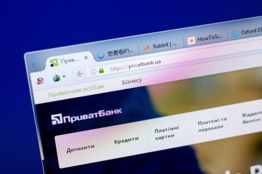 Ryazan, Rusya - 27 Mayıs 2018: Privatbank ana web sitesi Pc, url - Privatbank.ua görüntüleme