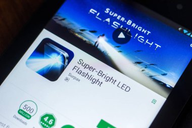 Ryazan, Rusya Federasyonu - 21 Mart 2018 - süper parlak Led el feneri mobil uygulaması Tablet Pc ekranda