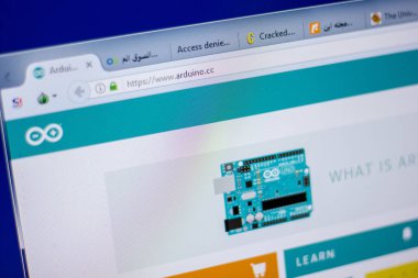 Ryazan, Rusya - 05 Haziran 2018: Arduino ana web sitesi Pc, url - Arduino.cc görüntüleme