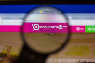 Ryazan, Rusya - 16 Haziran 2018: Encuentra24 ana web sitesi Pc, url - Encuentra24.com görüntüleme