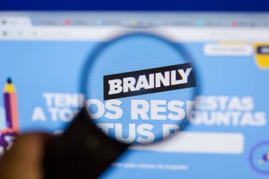 Ryazan, Rusya - 16 Haziran 2018: Brainly ana web sitesi Pc, url - Brainly.lat görüntüleme