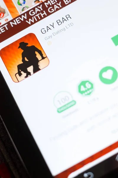 Ryazan, russland - 24. juni 2018: gay bar mobile app auf dem display des tabletcomputers — Stockbild Ryazan Russland Juni 2018 Gay Bar Mobile App Auf Dem — Stockfoto