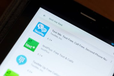 Ryazan, Rusya - 24 Haziran 2018: Metin bana kutsal kişilerin resmi üstünde mobil uygulamalar listesi