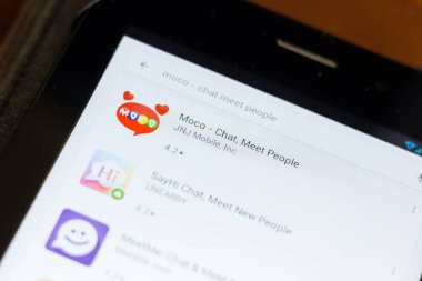 Ryazan, Rusya - 24 Haziran 2018: Moco sohbet ve insanların karşılamak simgesi üzerinde mobil uygulamalar listesi