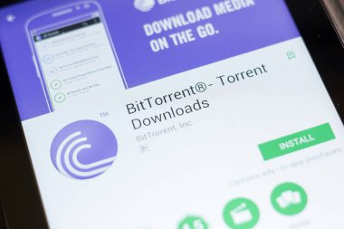 Ryazan, Rusya Federasyonu - 24 Haziran 2018: Bittorrent, Bit Torrent İndirme Tablet Pc ekranda hareket eden app