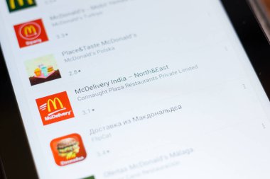 Ryazan, Rusya - 24 Haziran 2018: Mcdelivery Hindistan, Mcdonalds simgesi üzerinde mobil uygulamalar listesi