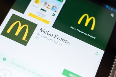 Ryazan, Rusya - 24 Haziran 2018: Mcdonalds Fransa, Tablet Pc ekranda Mcdo mobil uygulaması