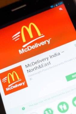 Ryazan, Rusya - 24 Haziran 2018: Mcdelivery Hindistan, Mcdonalds in tablet Pc ekranda hareket eden app