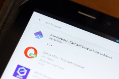 Ryazan, Rusya - 24 Haziran 2018: Ace tarayıcı simgesi üzerinde mobil uygulamalar listesi