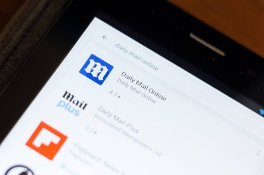 Ryazan, Rusya - 24 Haziran 2018: Daily Mail Online simgesi üzerinde mobil uygulamalar listesi
