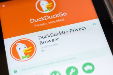 Ryazan, Rusya - 24 Haziran 2018: Duckduckgo Privace tarayıcı mobil uygulaması Tablet Pc ekranda