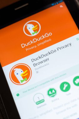 Ryazan, Rusya - 24 Haziran 2018: Duckduckgo Privace tarayıcı mobil uygulaması Tablet Pc ekranda