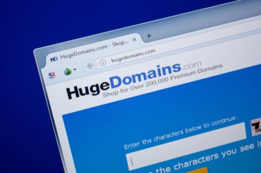 Ryazan, Rusya - 26 Haziran 2018: Hugedomains ana web sitesi Pc. Url - Hugedomains.com görüntüleme