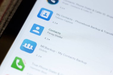 Ryazan, Rusya - 03 Temmuz 2018: Kişiler mobil uygulaması Tablet Pc ekranda