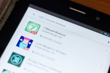 Ryazan, Rusya Federasyonu - Temmuz 03, 2018:7 dakikalık egzersiz hareket eden app Tablet Pc ekranda