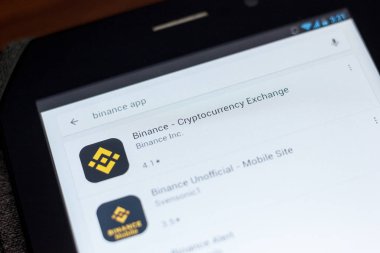 Ryazan, Rusya - 03 Temmuz 2018: Binance - Cryptocurrency Exchange mobil uygulaması Tablet Pc ekranda