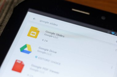 Ryazan, Rusya - 03 Temmuz 2018: Slaytlar Google hareket eden app Tablet Pc ekranda