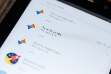 Ryazan, Rusya - 03 Temmuz 2018: Sync reddit Tablet Pc ekranda hareket eden app için