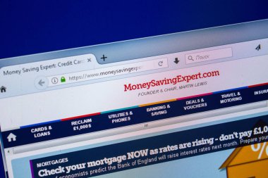 Ryazan, Rusya - 25 Temmuz 2018: Moneysavingexpert ana web sitesi Pc. Url - Moneysavingexpert.com görüntüleme 