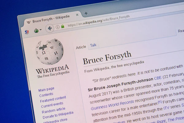 Ryazan, Rusya - 09 Temmuz 2018: Sayfa wikipedia hakkında Bruce Forsyth