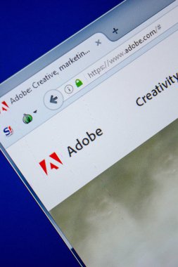 Ryazan, Rusya - 11 Temmuz 2018: Adobe.com adresindeki Web sitesi Pc ekranda