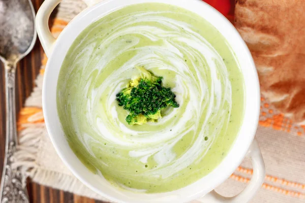 Mooie Vegetarische Broccoli Soep Een Witte Kom — Stockfoto