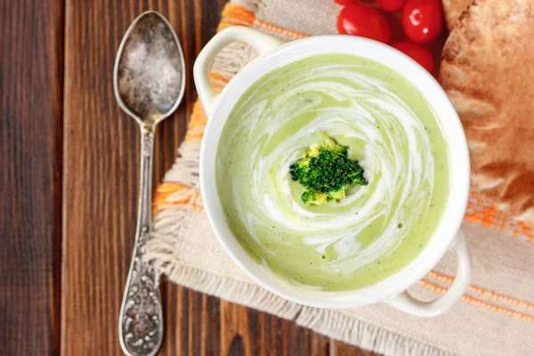 Schöne Vegetarische Brokkoli Suppe Einer Weißen Schüssel — Stockfoto