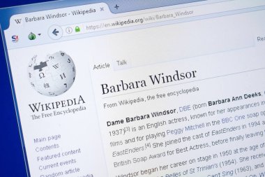 Ryazan, Rusya - 19 Ağustos 2018: Pc ekranda Barbara Windsor Vikipedi sayfası