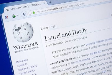 Ryazan, Rusya - 19 Ağustos 2018: Vikipedi sayfası Laurel ve Hardy hakkında Pc ekranda