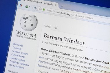 Ryazan, Rusya - 19 Ağustos 2018: Pc ekranda Barbara Windsor Vikipedi sayfası