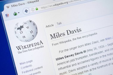 Ryazan, Rusya - 19 Ağustos 2018: Vikipedi sayfa hakkında Miles Davis Pc ekranda