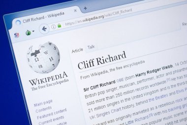 Ryazan, Rusya - 19 Ağustos 2018: Vikipedi sayfa hakkında Cliff Richard Pc ekranda