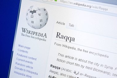 Ryazan, Rusya - 28 Ağustos 2018: Vikipedi sayfa hakkında Raqqa Pc ekranda.