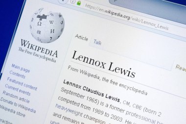 Ryazan, Rusya - 28 Ağustos 2018: Vikipedi sayfa hakkında Lennox Lewis Pc ekranda.
