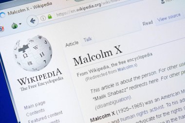 Ryazan, Rusya - 28 Ağustos 2018: Vikipedi sayfa hakkında Malcolm X Pc ekranda.