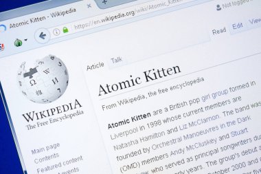 Ryazan, Rusya - 28 Ağustos 2018: Vikipedi sayfa hakkında Atomic Kitten Pc ekranda.