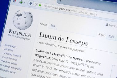 Ryazan, Rusya - 28 Ağustos 2018: Vikipedi sayfası Pc ekranda Luann de Lesseps hakkında.