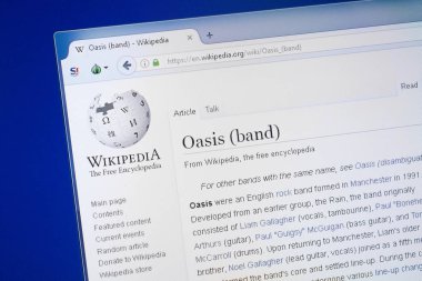 Ryazan, Rusya - 19 Ağustos 2018: Vikipedi sayfası Oasis grup Pc görüntüleme hakkında