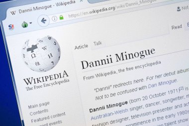Ryazan, Rusya - 28 Ağustos 2018: Vikipedi sayfa hakkında Dannii Binogue Pc ekranda.