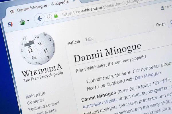 Ryazan, Rusya - 28 Ağustos 2018: Vikipedi sayfa hakkında Dannii Binogue Pc ekranda.