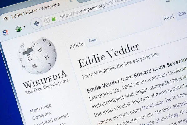 Ryazan, russland - august 28, 2018: wikipedia-seite über eddie vedder auf dem display des pc. — Stockfoto