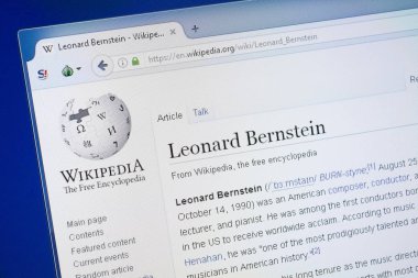 Ryazan, Rusya - 19 Ağustos 2018: Vikipedi sayfa hakkında Leonard Bernstein Pc ekranda
