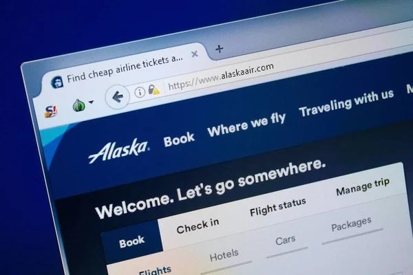 Ryazan, Rusya - 26 Ağustos 2018: Alaska hava ana web sitesi Pc. Url - Alaskaair.com görüntüleme — Stok fotoğraf