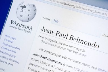 Ryazan, Rusya - 28 Ağustos 2018: Vikipedi sayfa hakkında Jean-Paul Belmondo Pc ekranda.