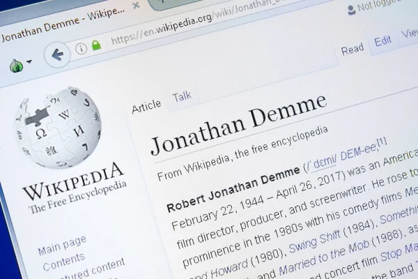 Ryazan, Rusia - 28 Agustus 2018: Halaman Wikipedia tentang Jonathan Demme pada tampilan PC . — Stok Foto