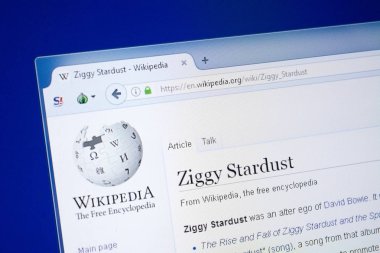 Ryazan, Rusya - 19 Ağustos 2018: Vikipedi sayfa hakkında Ziggy Stardust Pc ekranda