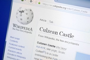 Ryazan, Rusya - 28 Ağustos 2018: Vikipedi sayfası Culzean Kalesi hakkında Pc ekranda.