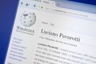 Ryazan, Rusya - 19 Ağustos 2018: Vikipedi sayfa hakkında Luciano Pavarotti Pc ekranda