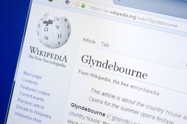 Ryazan, Rusya - 28 Ağustos 2018: Vikipedi sayfa hakkında Glyndebourne Pc ekranda.